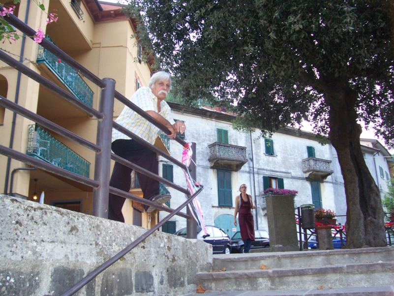  Image name: Estate047.jpg 
 width: 801 pixel 
 height: 602 pixel 
 Size: 484665 bytes 
 Click to enlarge 